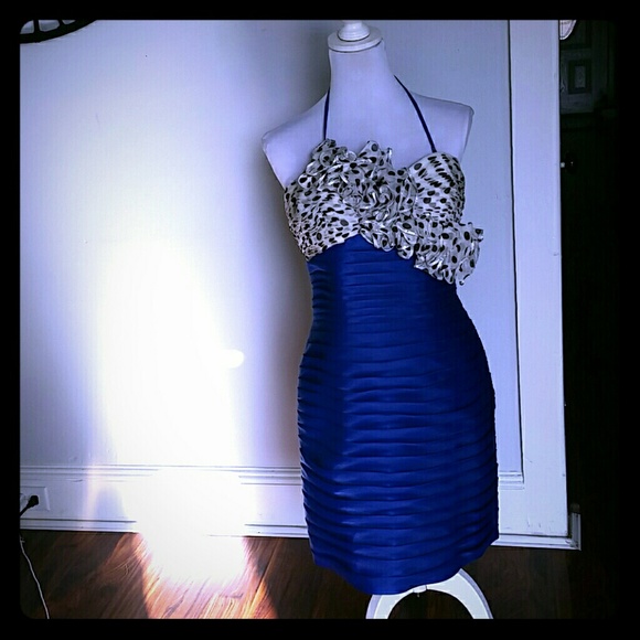 Dress - Picture 1 of 3
